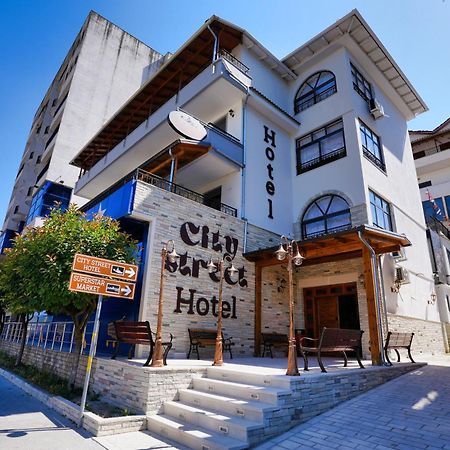 City Street Hotel Gjirokastër Esterno foto