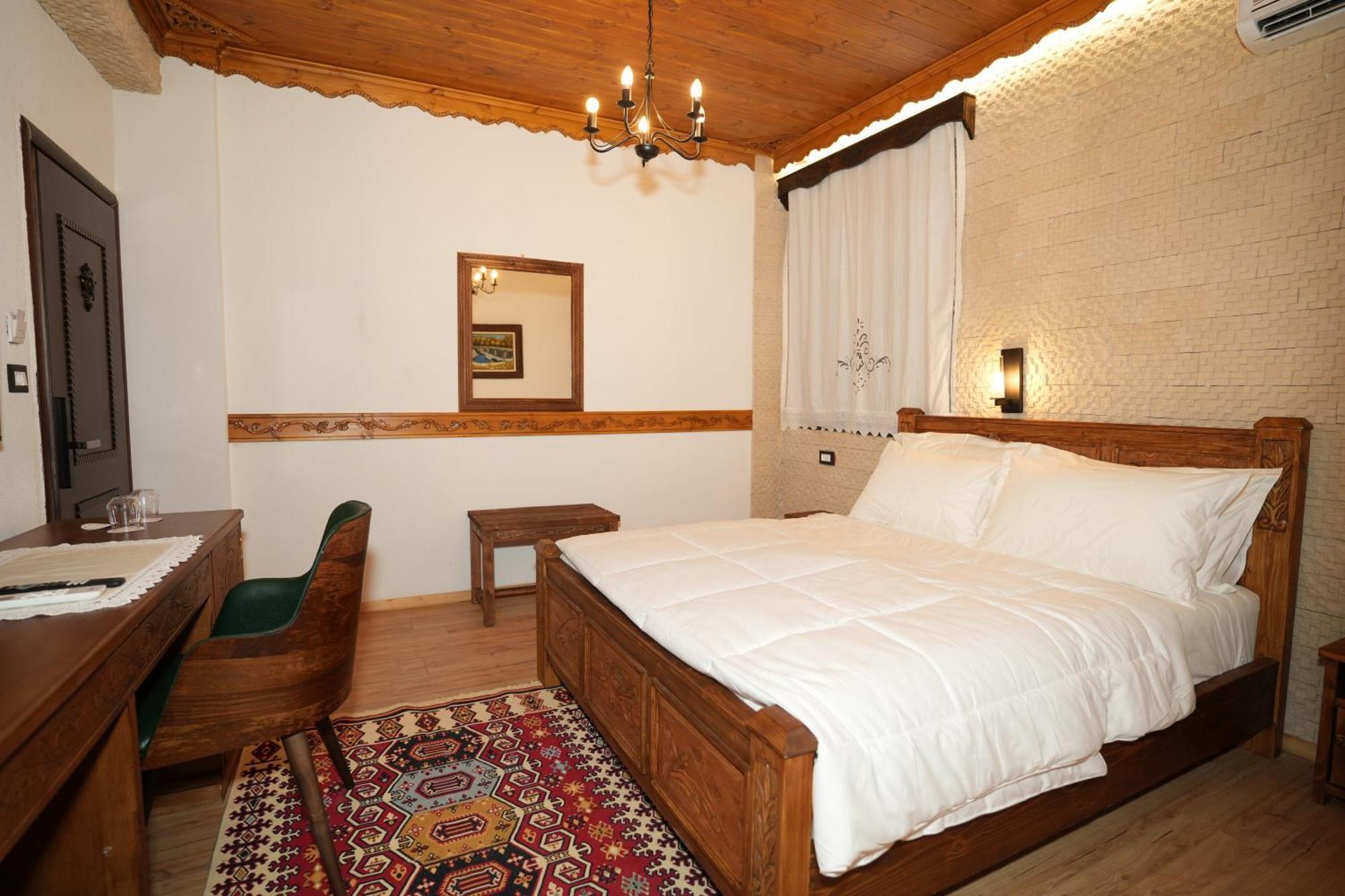 City Street Hotel Gjirokastër Esterno foto