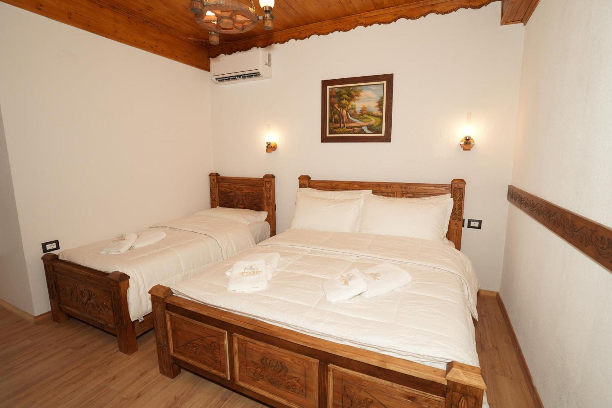 City Street Hotel Gjirokastër Camera foto