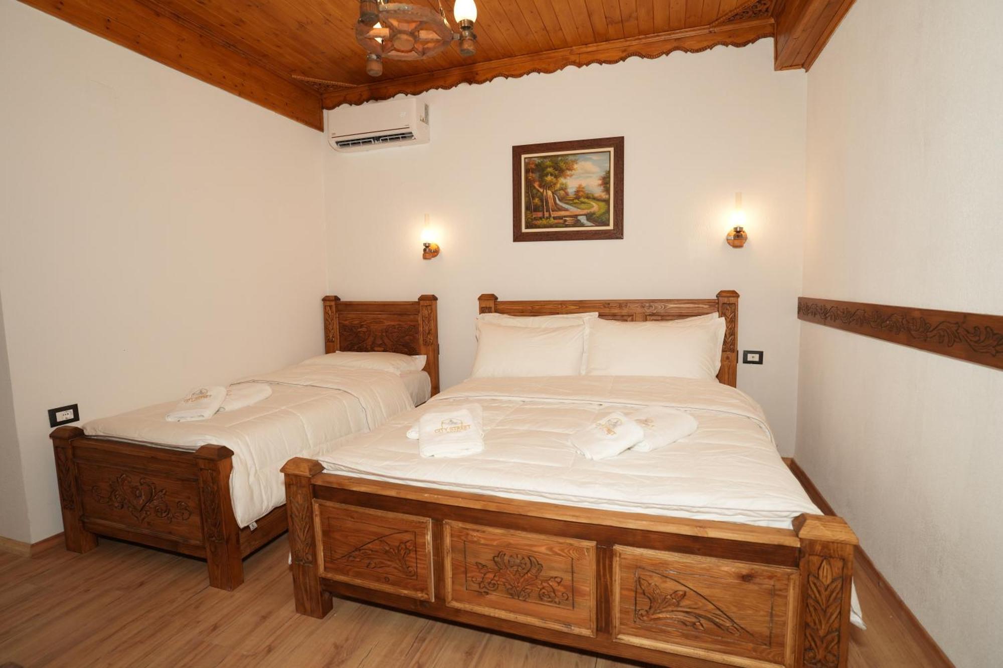 City Street Hotel Gjirokastër Camera foto