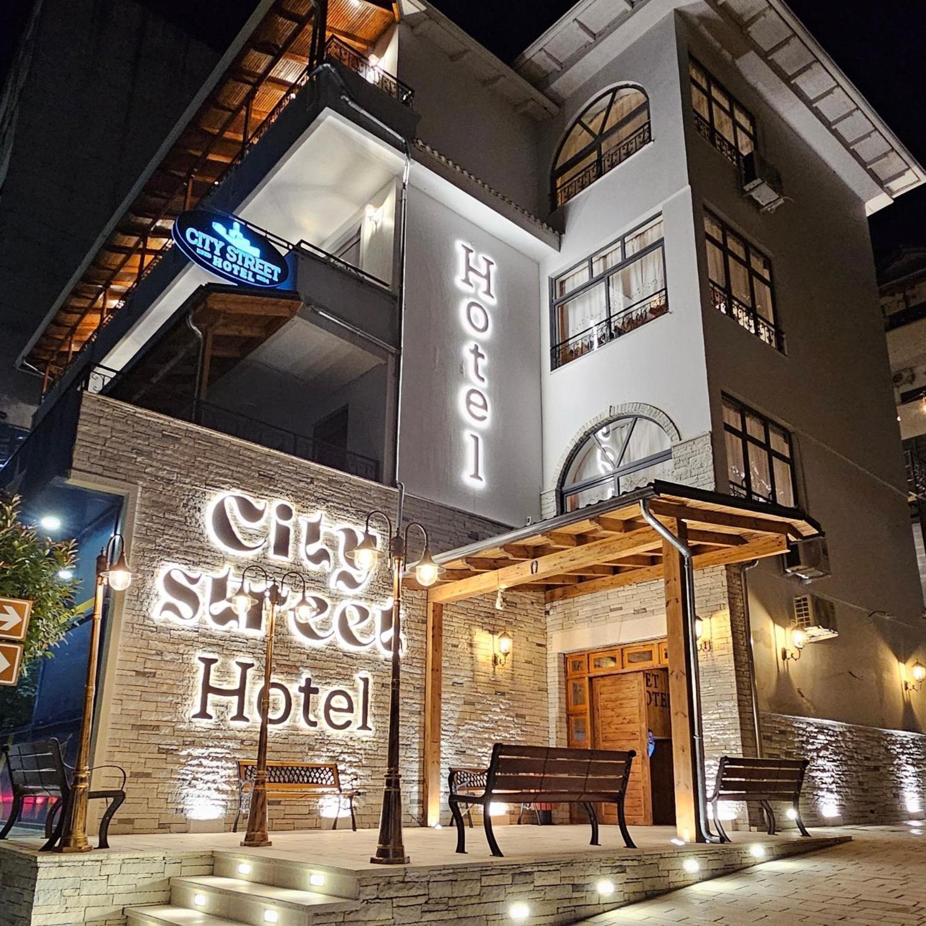 City Street Hotel Gjirokastër Esterno foto