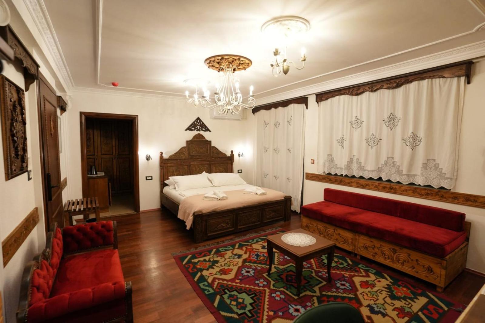 City Street Hotel Gjirokastër Esterno foto