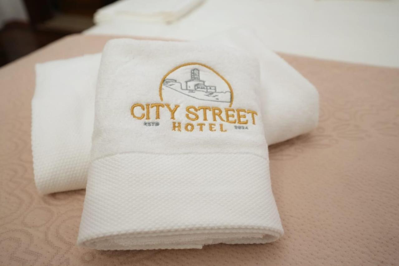 City Street Hotel Gjirokastër Esterno foto